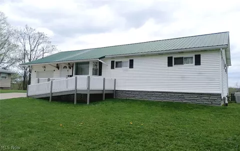 105 Newbanks Rd, Parkersburg, WV 26104