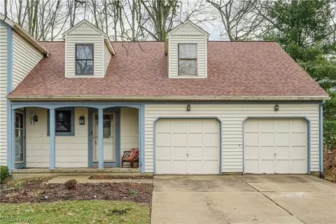 8000 Norriton Cir NW, North Canton, OH 44720