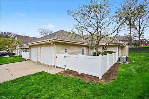 145 Michael Ln, Cuyahoga Falls, OH 44223