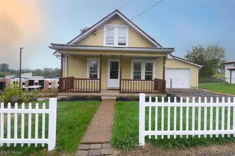 120 School St, Wintersville, OH 43953
