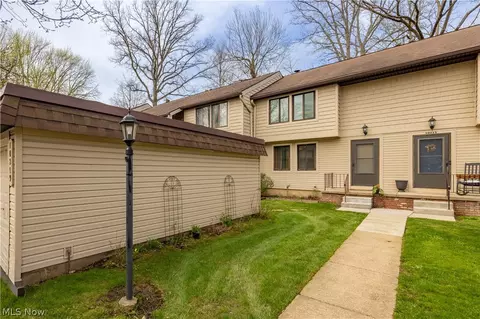 10219 Spinnaker Run, Aurora, OH 44202