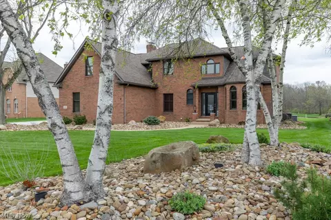 4864 Armandale Ave NW, Canton, OH 44718