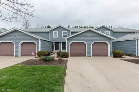 4757 Ledgewood Dr #9-D, Medina, OH 44256
