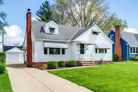 16080 Glenridge Ave, Middleburg Heights, OH 44130