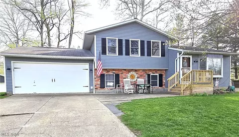 101 Beachwood Ln, Seville, OH 44273