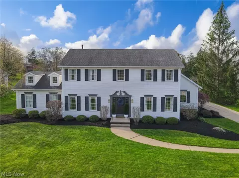 7653 Oxgate Ct, Hudson, OH 44236