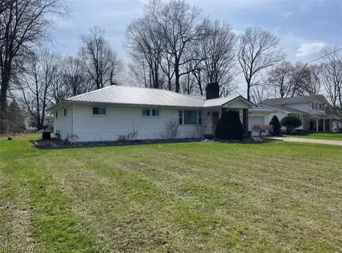 425 Laurel St, Liberty, OH 44505