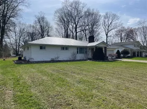 425 Laurel St, Liberty, OH 44505