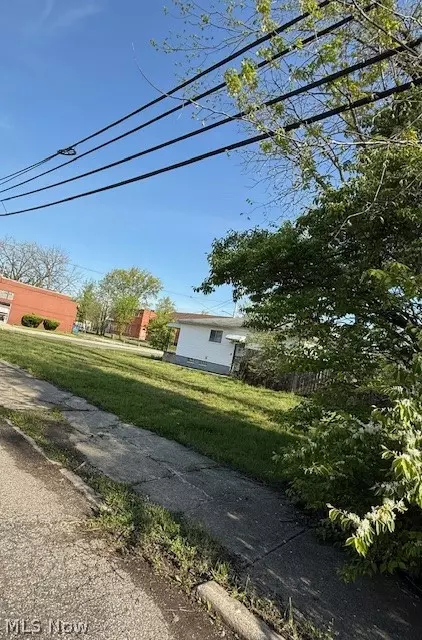 3305 E 126th St, Cleveland, OH 44120