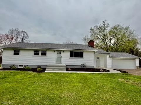 6277 Shepler Church Ave SW, Navarre, OH 44662