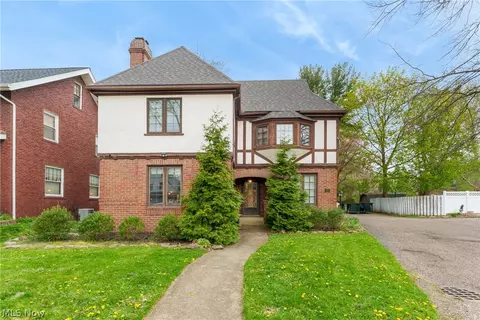217 16th St NW, Canton, OH 44703