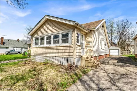 1401 E 219th St, Euclid, OH 44117