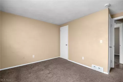 Bedroom - 1627 E 33rd St, Lorain, OH 44055 photo 9 of 9