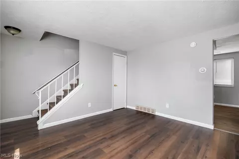 Living - 1627 E 33rd St, Lorain, OH 44055 photo 2 of 5