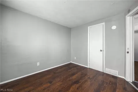Bedroom - 1627 E 33rd St, Lorain, OH 44055 photo 1 of 9