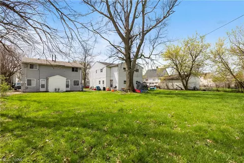 Exterior - 1627 E 33rd St, Lorain, OH 44055 photo 5 of 6