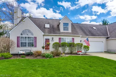 7559 Chandler Ct, Sagamore Hills, OH 44067