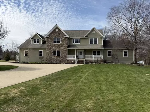 3020 Worrell Rd, Willoughby Hills, OH 44094