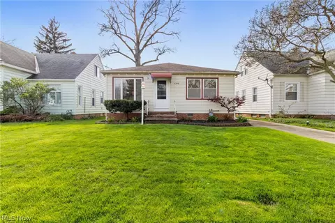 6394 Westminster Dr, Parma, OH 44129
