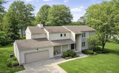 483 Beaverbrook Dr, Akron, OH 44333