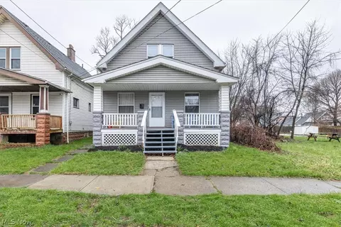 3152 W 68th St, Cleveland, OH 44102