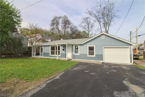 43 Washington St, East Palestine, OH 44413