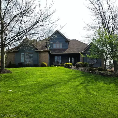 8420 Hunting Dr, North Royalton, OH 44133