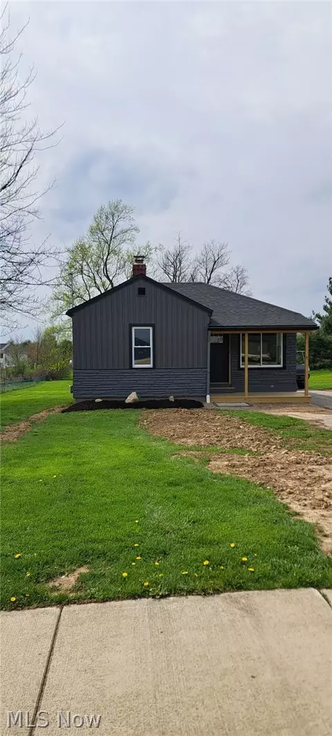 894 N Carpenter Rd, Brunswick, OH 44212