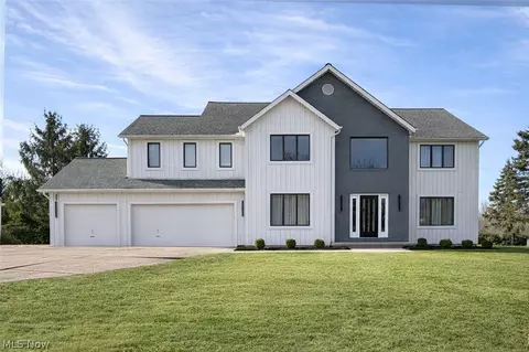 608 Dewitt Dr, Highland Heights, OH 44143