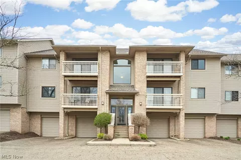 3800 Rosemont Blvd #113C, Fairlawn, OH 44333