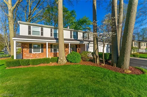 2085 Woodland Trace St, Austintown, OH 44515