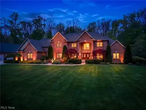 2520 Eastpoint Heights Dr SE, Howland, OH 44484