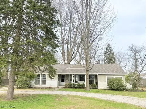 8193 Forest Ln, Mentor, OH 44060