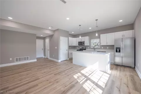 1738 E 298th St, Wickliffe, OH 44092 photo 10