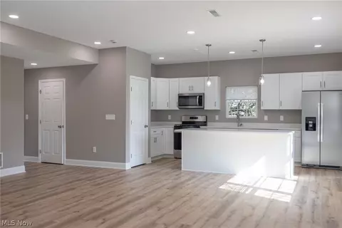 1738 E 298th St, Wickliffe, OH 44092 photo 6
