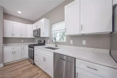 1738 E 298th St, Wickliffe, OH 44092 photo 7