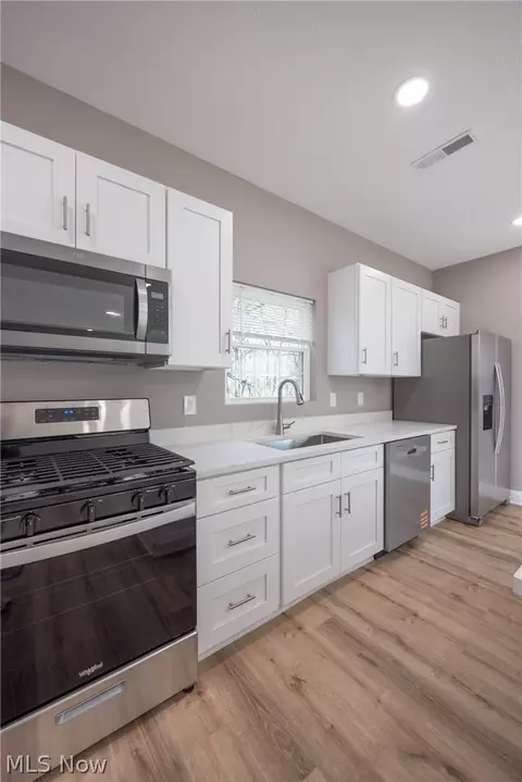 1738 E 298th St, Wickliffe, OH 44092 photo 5