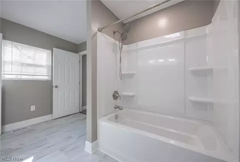 1738 E 298th St, Wickliffe, OH 44092 photo 35