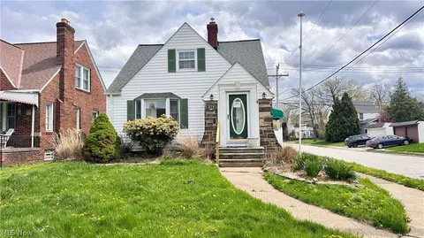 275 E 210th St, Euclid, OH 44123