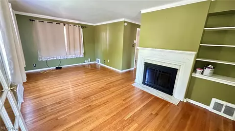 Living - 275 E 210th St, Euclid, OH 44123 photo 1 of 4