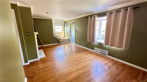 Living - 275 E 210th St, Euclid, OH 44123 photo 2 of 4