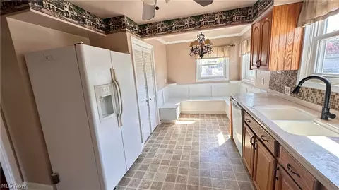 Kitchen - 275 E 210th St, Euclid, OH 44123 photo 2 of 3