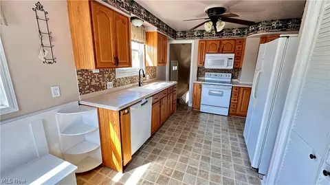 Kitchen - 275 E 210th St, Euclid, OH 44123 photo 3 of 3