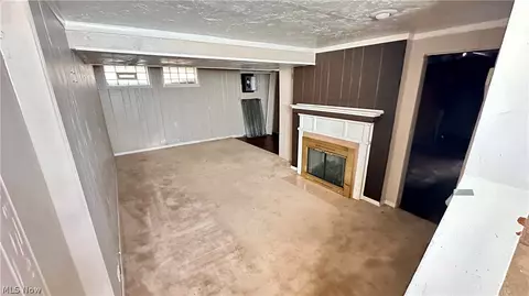 Living - 275 E 210th St, Euclid, OH 44123 photo 3 of 4