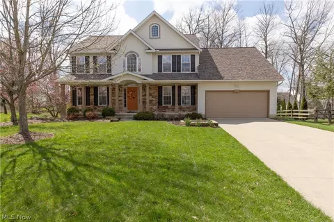 1201 Farmcote Cir, Medina, OH 44256