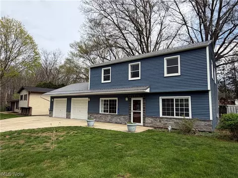 3898 Morley Dr, Kent, OH 44240