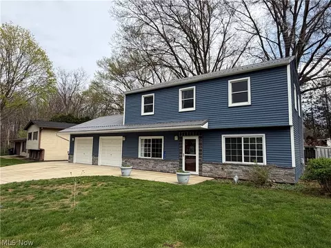 3898 Morley Dr, Kent, OH 44240