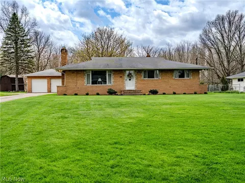 10073 Delsy Dr, North Royalton, OH 44133