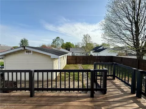 Exterior - 809 33rd St, Vienna, WV 26105 photo 3 of 5