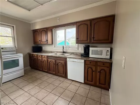 Kitchen - 809 33rd St, Vienna, WV 26105 photo 1 of 2
